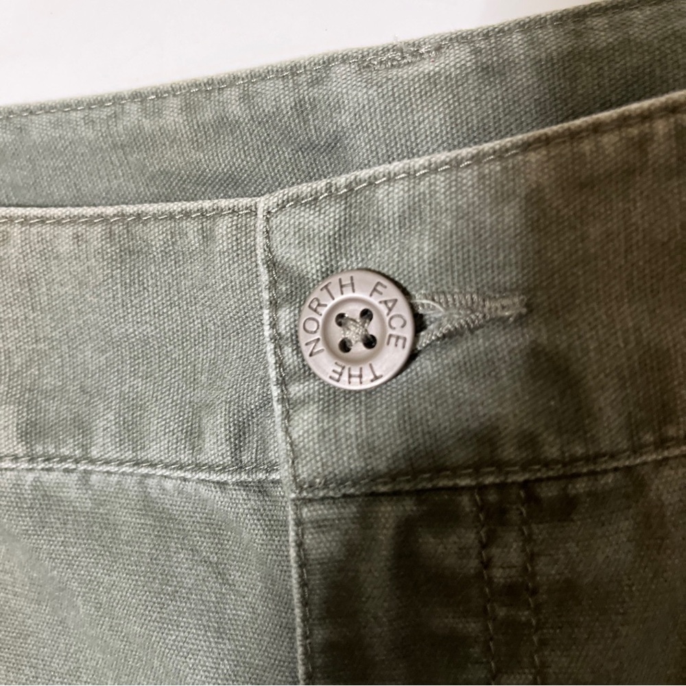 THE NORTH FACE Shorts Army Green Cotton Women’s Size 4 - Picture 2 of 9